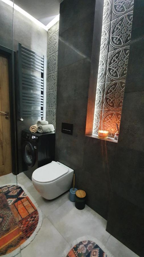 Apartment In City Center Przemysl Bagian luar foto
