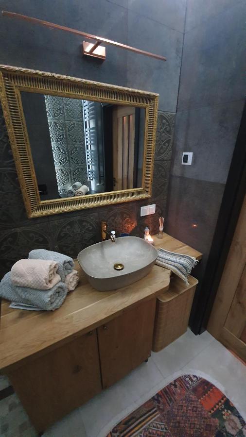 Apartment In City Center Przemysl Bagian luar foto